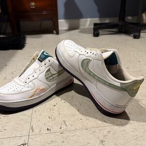 Nike White and Green Men's Sneakers